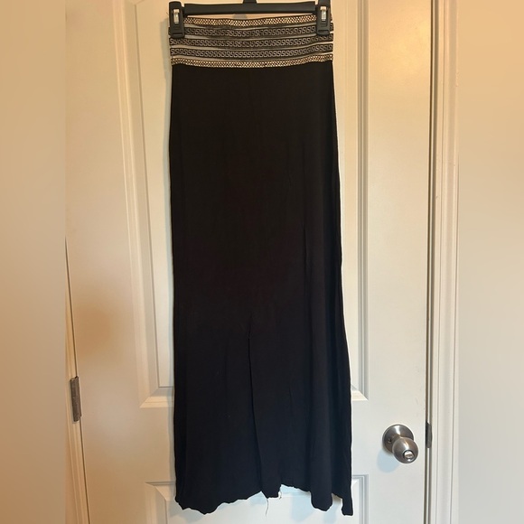 COPY - Long black and gold, Egyptian detail, flowy maxi skirt - Picture 2 of 4